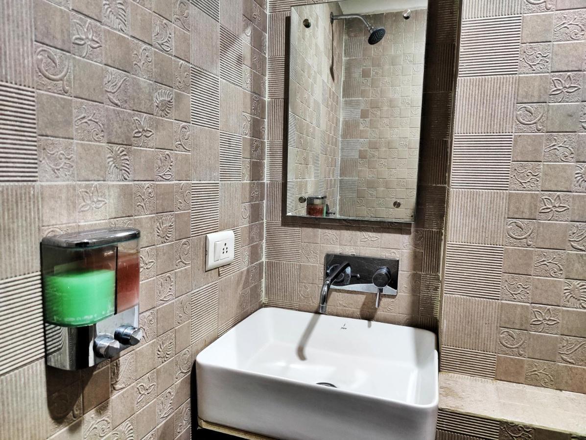 Hotel 21 Next To Chd Railway Station Chandīgarh Exterior foto